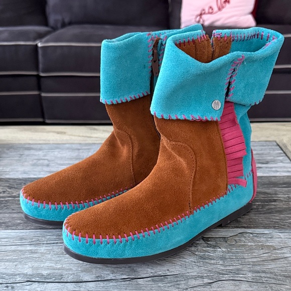 Minnetonka Shoes - Minnetonka ST Holly Wheeler Boot